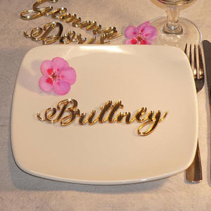 Cartes <span class=keywords><strong>de</strong></span> Place en Acrylique Doré Personnalisées avec Noms Gravés au Laser – Idéales pour Mariages et Réceptions - Product Image 3