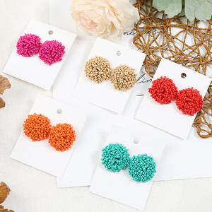 बोहेमियन व्यक्तित्व रचनात्मक रंगीन गोल बालियां हस्तनिर्मित बेडेड बॉल बीज बड्स स्टड बालियां - Product Image 1