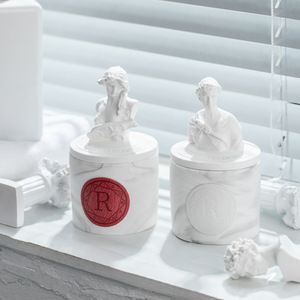 Vela Aromática Artesanal con Forma de Estatua, Cera Vegetal de Primera Calidad con Aceites Esenciales, Fragancia Aromática, Lista para Regalo, Personalizable - Product Image 4