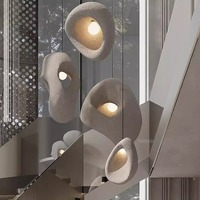 Lustre d'escalier de Style Wabi-Sabi Lampe de maison japonaise créative pour B & B Duplex Loft Matériau en résine et plumes de taille moyenne