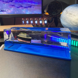 Decoración de <span class=keywords><strong>Barco</strong></span> de Crucero Acrílico <span class=keywords><strong>que</strong></span> Golpea un Iceberg, <span class=keywords><strong>Juguete</strong></span> de Escritorio con Ondas Líquidas <span class=keywords><strong>que</strong></span> <span class=keywords><strong>Nunca</strong></span> <span class=keywords><strong>se</strong></span> <span class=keywords><strong>Hunde</strong></span>, Adorno de Escritorio con Forma de <span class=keywords><strong>Barco</strong></span> Insumergible - Product Image 4