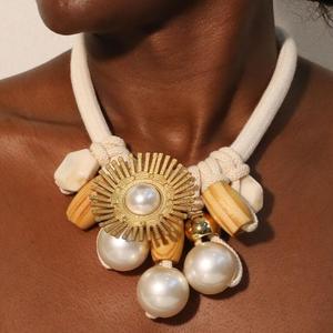 Kaimei 2025 joyería de moda elegante perla girasol colgante collar áspero cuerda collar hecho a mano perla gargantilla collares mujeres - Product Image 1