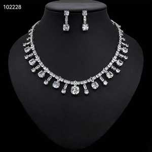 HIBRIDE kalung dan anting-anting pernikahan, set perhiasan anting-anting bentuk persegi terang zirkonia kubik mewah untuk N-423 wanita - Product Image 3