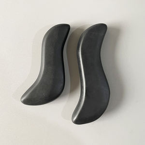 Outil de <span class=keywords><strong>massage</strong></span> Gua Sha en pierre de Bian traditionnelle noire en forme de S, pierre de Bian Sibin, planche de Gua Sha en pierre de Bian naturelle - Product Image 1