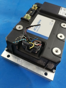 KOLLMORGEN ACS4810-350C DANAHER MOTION GMBH SW 69Y05259C12 REV 11 Usado - Product Image 2