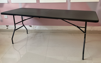 Table moderne en plastique et acier de 180cm avec cadre pliable et panneau Mobilier de salle à manger d'extérieur de haute qualité pour hôtels