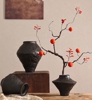Vase en céramique texturée noire fait main RYLAVA, style Wabi Sabi, poterie rustique pour fleurs séchées, décoration de table à la maison