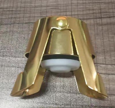 จุกแชมเปญสีทองมันวาว