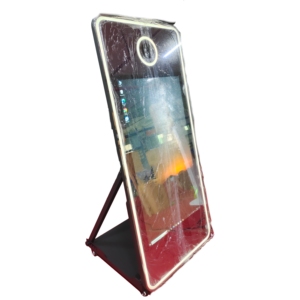 Photomaton Miroir Magique XINRUIJIA |   Station de selfie à écran tactile 70 pouces avec anneau lumineux RGB et cadre métallique pour location événementielle (mariages, fêtes) X - Product Image 4