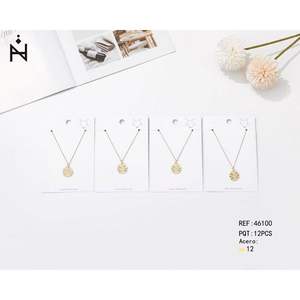 Collana con Ciondolo Rotondo Angelina, Catena in Ottone Placcato Oro, Gioielli alla Moda, Set Regalo Unisex - Product Image 1