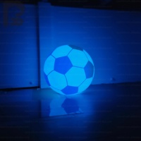 Ballon de football gonflable géant publicitaire en PVC de 2 m, hermétique, pour jeux de carnaval, ballon de football gonflable géant avec lumière LED