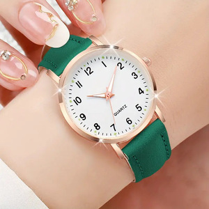 Reloj de Cuarzo Minimalista para Mujer, Esfera con Números Luminosos, Correa de Cuero PU, Reloj de Pulsera Casual y Moderno para Estudiantes y Damas - Product Image 5