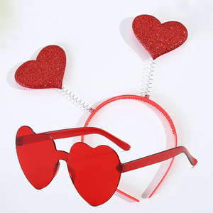 Serre-tête élégant pour femme avec sequins en forme de cœur, idéal pour la Saint-Valentin, créatif, en tissu, pour usage quotidien, avec lunettes assorties - Product Image 2