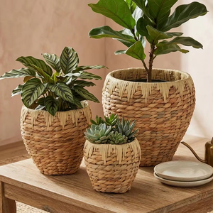 Cesta de almacenamiento redonda hecha a mano de jacinto de agua, cubierta de maceta tejida natural, maceta decorativa para interiores. - Product Image 1