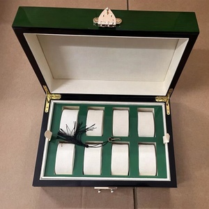 Cajas y estuches de madera verde de lujo personalizados de fábrica con 8 ranuras para guardar relojes, con logo, organizadores de relojes para hombre y mujer - Product Image 6