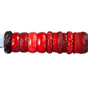 Brazalete de Resina Amarilla con Flores de Margarita Blancas Talladas, Adornado con Pedrería Dorada, Joyería Redonda de Alta Calidad, Elegante y Moderna para Mujer - Product Image 4