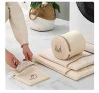 Pochette en maille pliable avec logo brodé à fermeture éclair réutilisable, sac de lavage en maille de polyester pour vêtements, chaussures, voyage, hôtel, en vrac