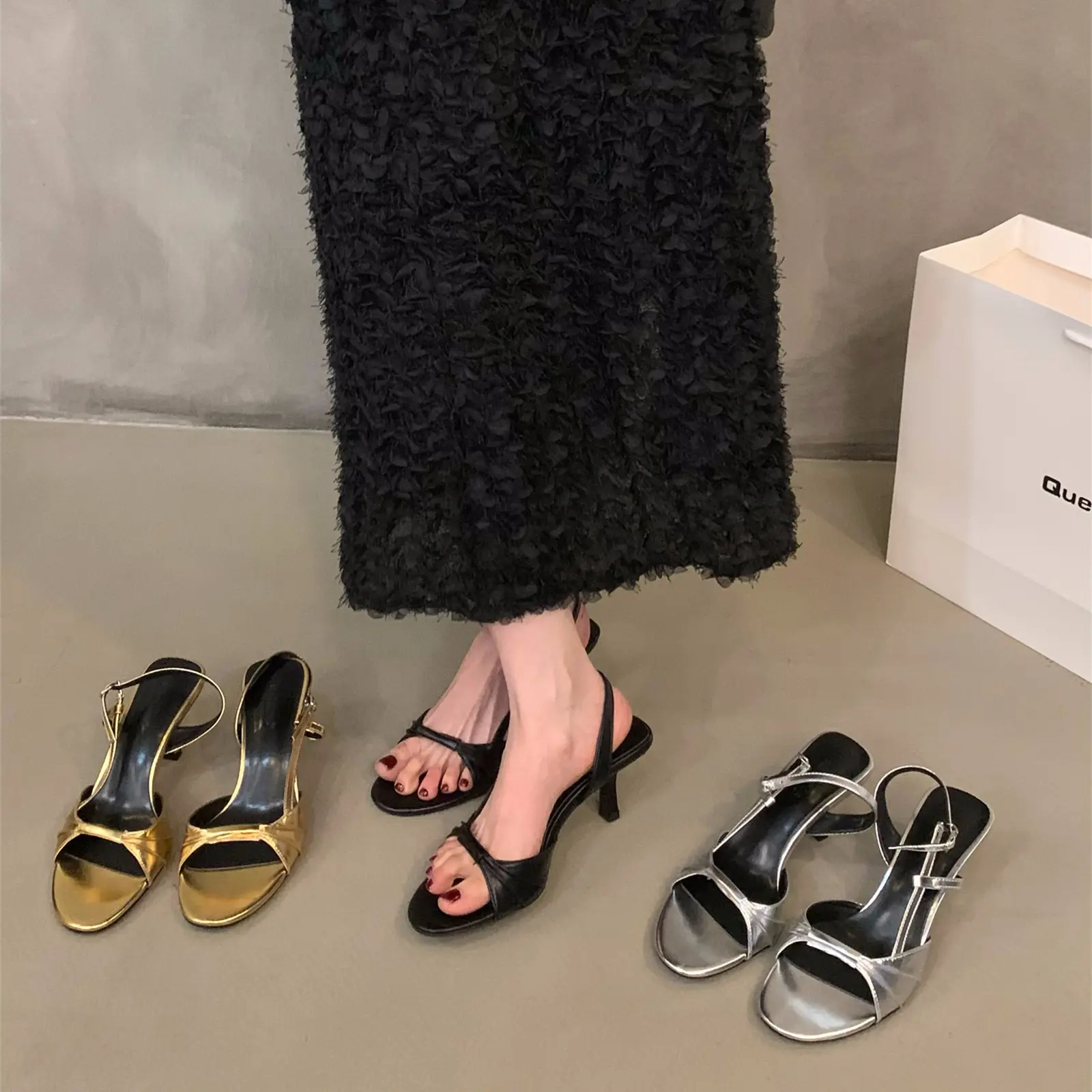 2023 nouvelles sandales à talons aiguilles sexy à lacets enveloppées à bout ouvert carré pour femmes