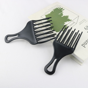 Peigne à cheveux bouclés personnalisé avec logo, manche en plastique antistatique, peigne afro à dents larges pour cheveux crépus africains, peigne à poux pour <span class=keywords><strong>salon</strong></span> - Product Image 4