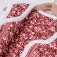 Harga Grosir Rompi Berlapis Motif Bunga dengan Trim Bulu Putih dan Saku Berkancing, Pesanan Massal untuk Wanita Paruh Baya