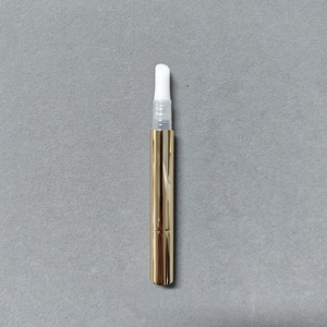 ลิปกลอสเพิ่มวอลลุ่มริมฝีปากแบบวีแกน ติดทนนาน ให้ริมฝีปากอวบอิ่ม พร้อมรับผลิตแบรนด์ส่วนตัว - Product Image 3