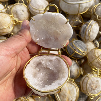 Boîte à bijoux en agate de quartz blanc naturel en gros, cadre en fil d'or, boîte à bagues en cristal Druzy, cadeau