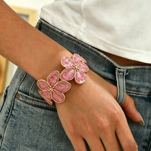 กำไลข้อมือดีไซน์เรียบหรูประดับดอกไม้  ปรับขนาดได้  วัสดุอัลลอยด์  สำหรับผู้หญิง  เครื่องประดับแฟชั่น  ขายส่ง - Product Image 3