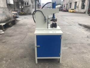 Machine de découpe de tuyaux métalliques <span class=keywords><strong>hydraulique</strong></span>, machine de poinçonnage d'escalier <span class=keywords><strong>hydraulique</strong></span>, machine de poinçonnage d'arc, coupe-angle - Product Image 2