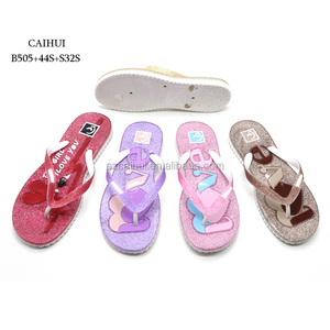 barato al por mayor de PVC de plástico playa de ECO amigable Flip Flop para las mujeres dama brillo flor sandalias de - Product Image 1