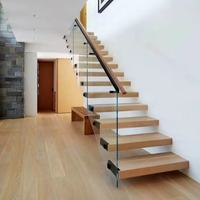 Escalier en bois moderne, escalier droit haut de gamme, escalier intérieur moderne, marches en bois, escalier intérieur avec câble métallique
