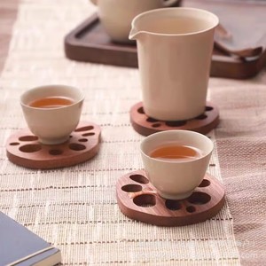 Sous-verre en bois massif de forme irrégulière, écologique, pour la maison, pour tasses à café et à thé - Product Image 1