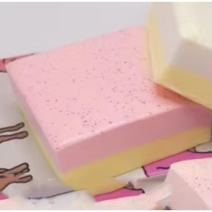 NUEVO Juguete Antiestrés de PU con Forma de Cupcake de Leche Viral de Instagram, Temática de Comida, para Niños y Adultos, Mejora el Estado de Ánimo - Product Image 2
