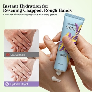 Crema de Manos Vegana OEM de Guangdong con Fresia, Colágeno y Vitamina C para el Cuidado de la Piel Seca, Antienvejecimiento, Reafirmante, Hidratante y Nutritiva, Personalizable - Product Image 4