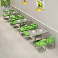 Meubles de café, restaurant, table à manger carrée en métal avec chaise à structure métallique et ensemble de canapés en cuir