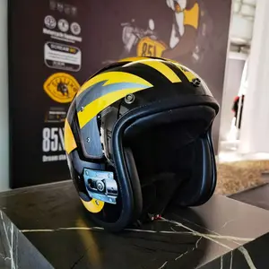 Helm sepeda motor wajah terbuka setengah serat karbon 3k 6k 12k kustom dengan kacamata hitam tersembunyi bawaan