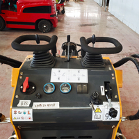 Pengiriman Gratis 330 Track Mini Skid Steer 24HP Mesin Diesel Epa Stand on Mower Loader Efisiensi Tinggi Beban Operasi 200-1000kg