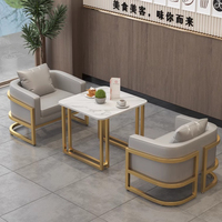 Ensembles de mobilier de restaurant modernes en gros - Cadres métalliques durables et écologiques, plateaux de table en faux marbre, faciles à nettoyer, banquettes commerciales