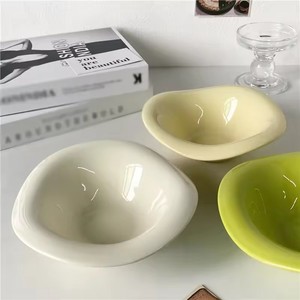 Tazón de Cerámica Creativo Ondulado para Ensalada, Postre, Color Sólido Irregular, Estilo Crema, Vajilla para el Hogar, Café, Té de la Tarde, Frutas - Product Image 2