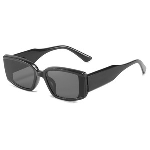 Gafas de Sol con Marco Cuadrado Negro Brillante, Protección UV400, Tipo 3 Lentes, Unisex, Estilo Urbano, a la Moda - Product Image 1