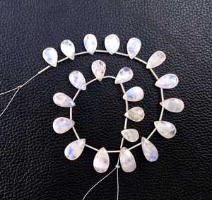 Véritable 20 Pièces Pierre de Lune Arc-en-ciel Naturelle à Facettes en Forme de Poire Bleue Flashy pour la Fabrication de Bijoux en Gros - Product Image 4