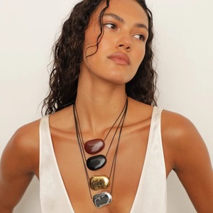 Collana XF con Pietra di Cristallo, Cordoncino in Pelle, Ciondolo Geometrico Placcato Oro, Gioielli in Acciaio Inossidabile Unisex - Product Image 2