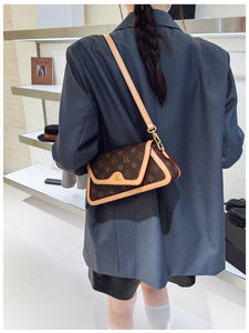 Bolso Bandolera Retro Vintage 2025 con Estampado para Mujer, Material PU de Alta Calidad, Versátil para Uso Diario - Product Image 2