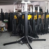 Marco de aluminio ligero con manivela manual Soporte de elevación de rendimiento resistente de 5,5 Metros Soporte de luz de escenario con manivela de aluminio