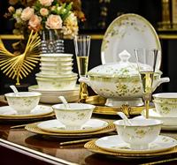 Service de table en porcelaine fine à bord doré motif feuille verte pour 10 personnes et plus, idéal pour la maison, les mariages et les réceptions - Compatible lave-vaisselle et réutilisable