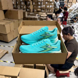 Lot de sandales en surplus pour l'exportation, stock de chaussures avec marque privée pour Zapatos por Mayor - Product Image 1