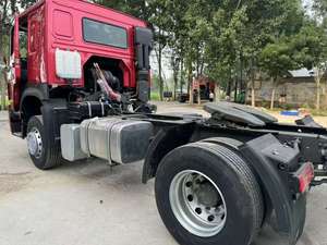 Camión Tractor Diésel HOWO 6X4 Usado con Dirección Izquierda, Emisión Euro 2, ABS, ESC, Carga de 30 Toneladas, Vehículo Pesado, 371hp, 10 Cilindros - Product Image 4