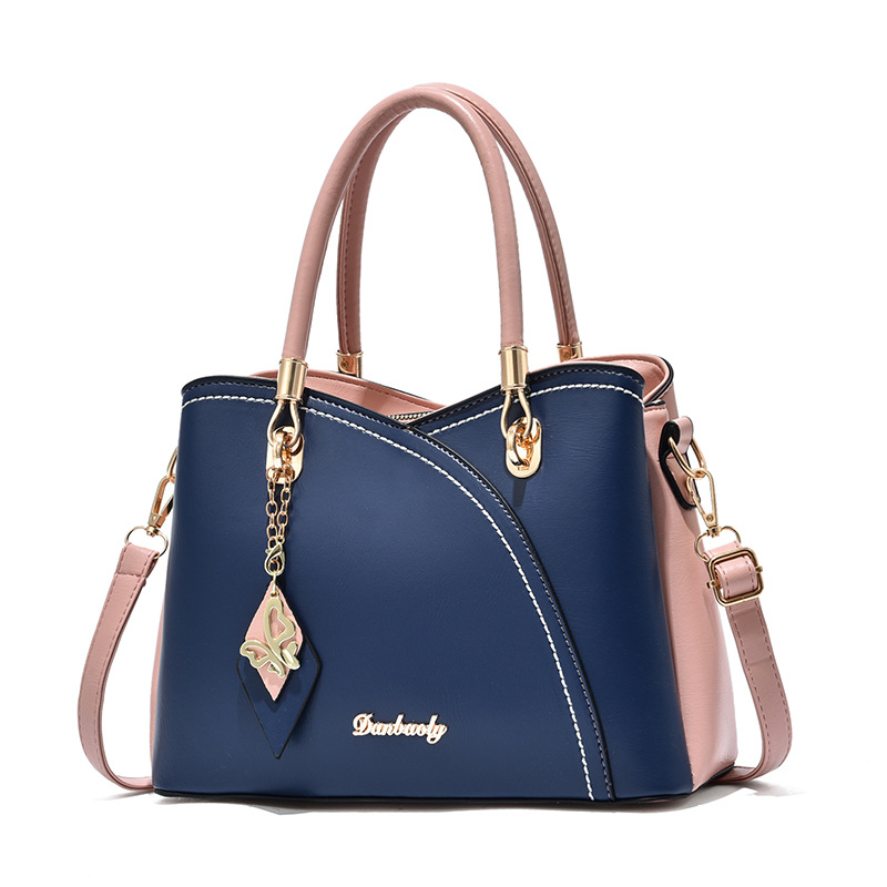 Bleu profond et rose