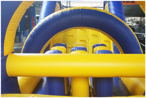 Carrera de obstáculos hinchable con gorila de salto y carrera de obstáculos inflable deslizante para niños - Product Image 5