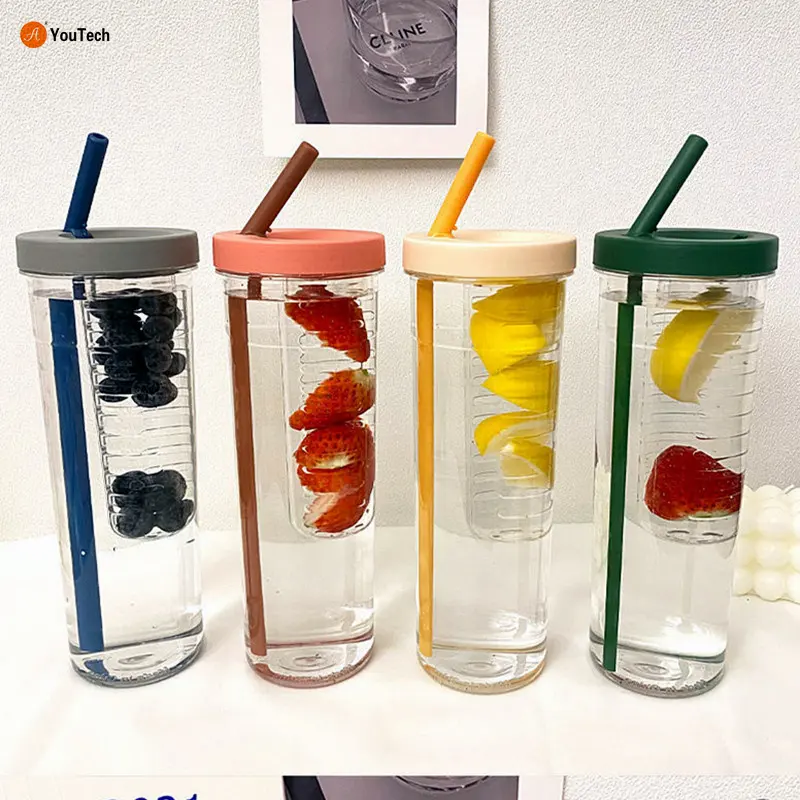 Bottiglia d'acqua in plastica da 700ml con cannucce infusore per frutta tazza per succo di tè Sport Fitness portatile bottiglie da viaggio all'aperto bollitore