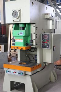 Descubra el poder de CHZOM JH21 45/63/80 Ton Punzonadora automática Power Press - Product Image 3